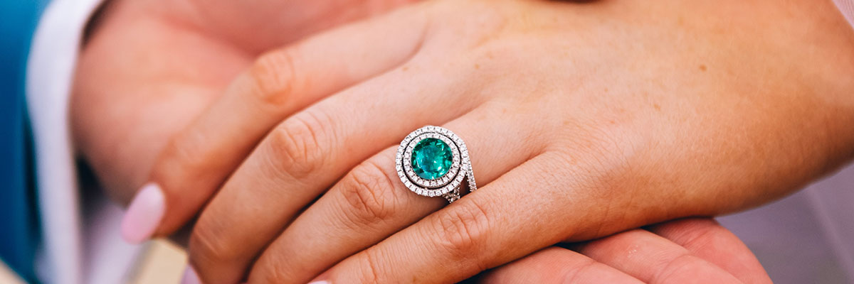 Vintage Emerald Rings for Engagement